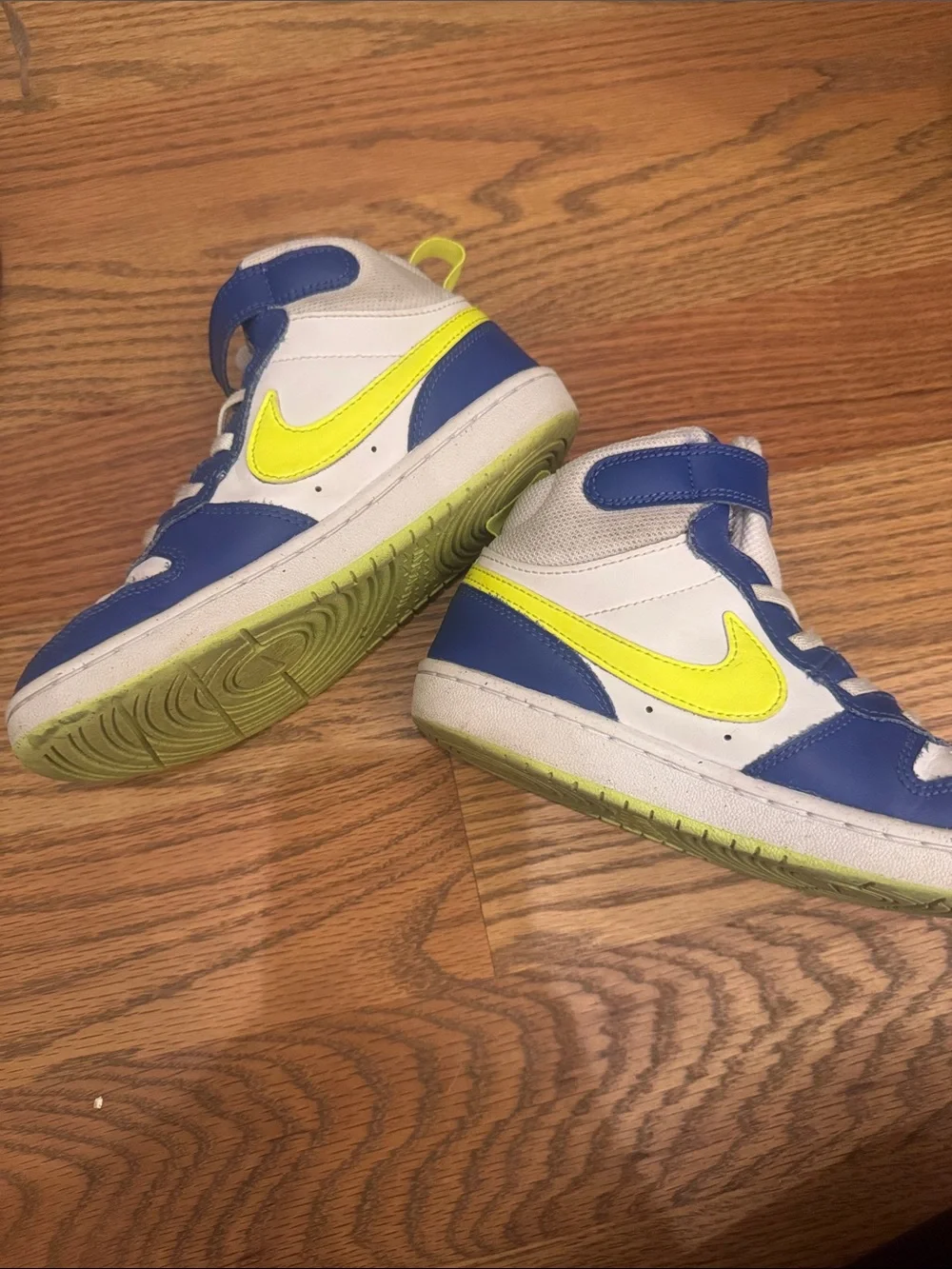 Nike Kids High-Top Sneakers in Blue, White and Neon Yellow - Picture 2 of 4